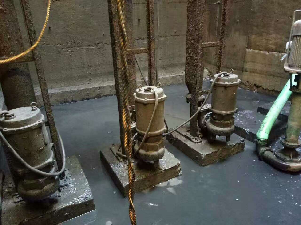 昔阳污水池清理